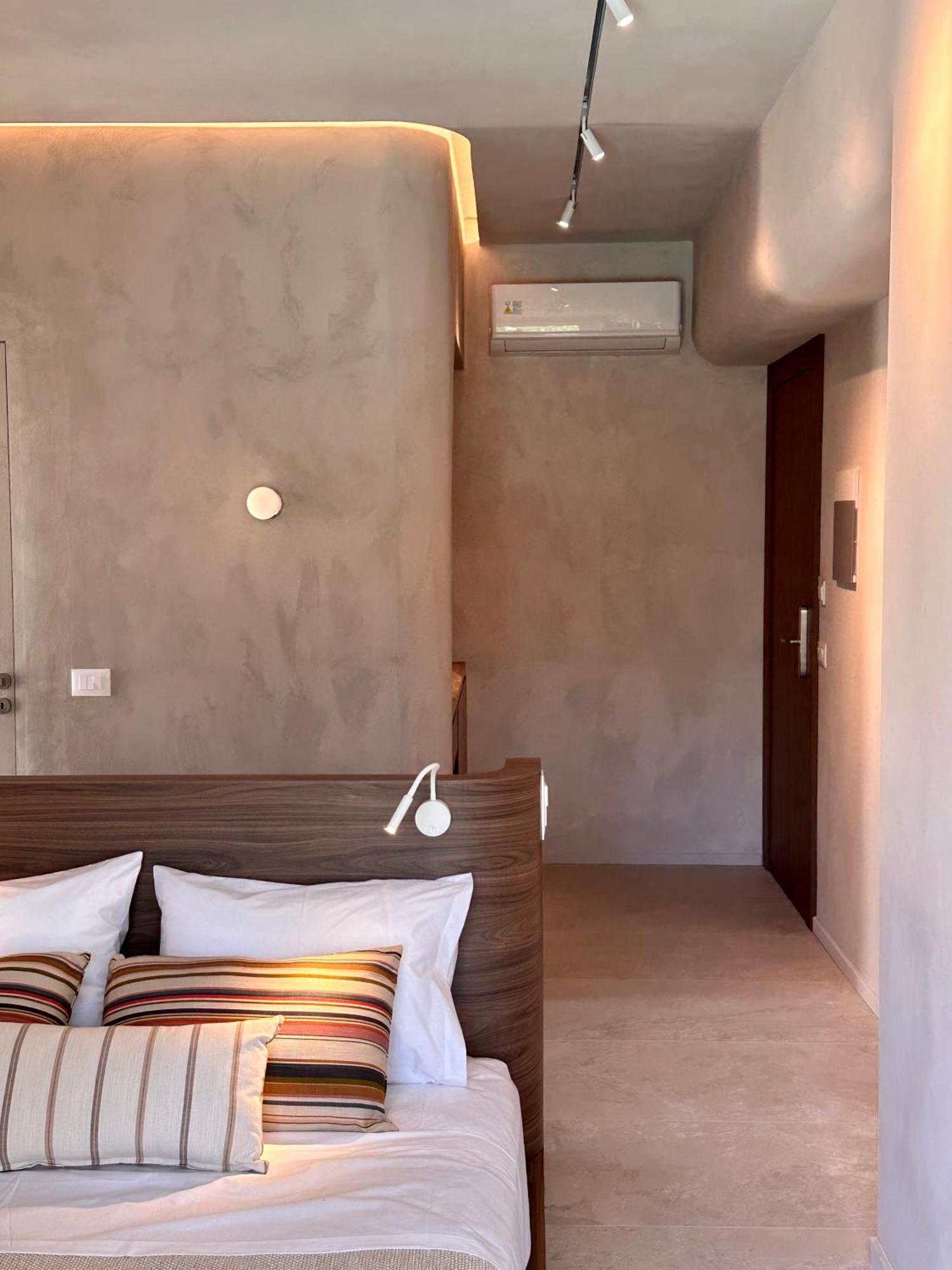 Apart Otel Theros Resmo