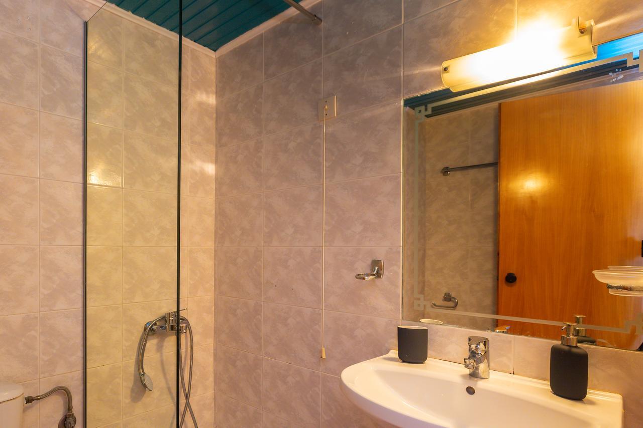 Theros Aparthotel 3*