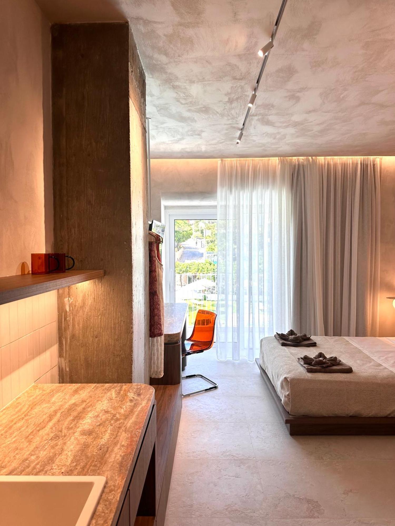 Hotel apartamentowy Theros 3*