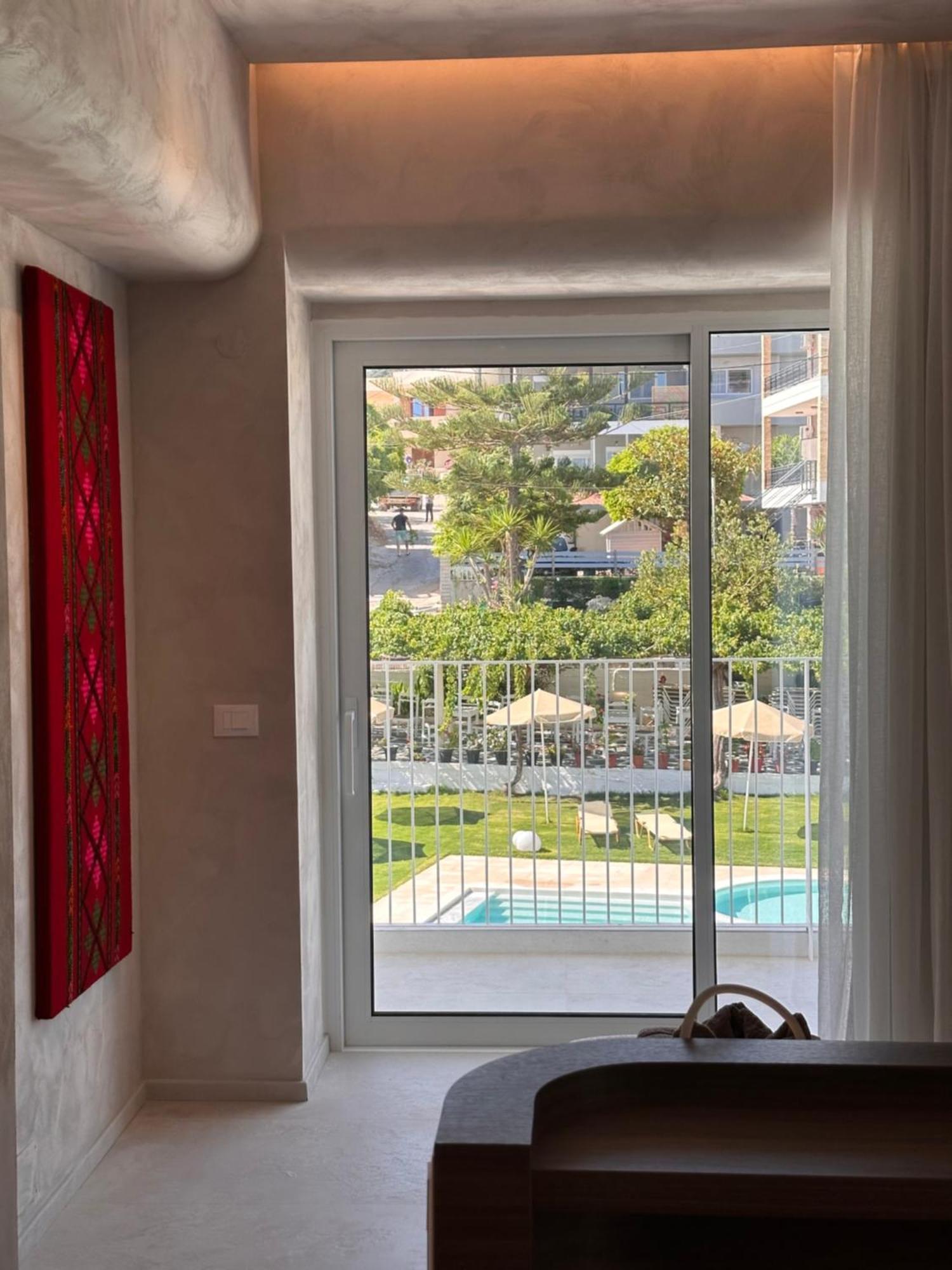 Theros Hotel apartamentowy Retimno