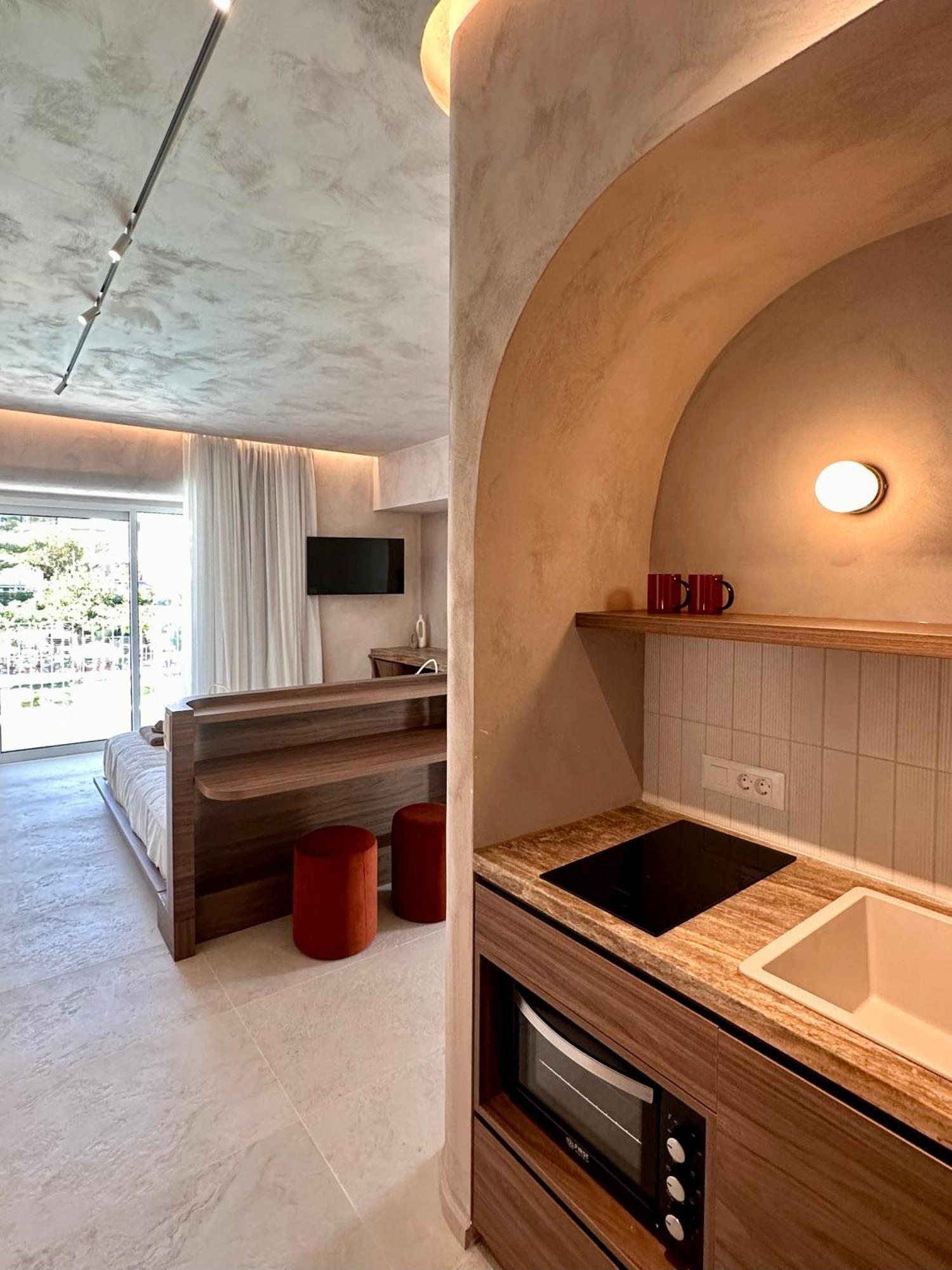 Hotel apartamentowy Theros 3*